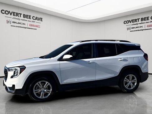 Used 2022 GMC Terrain SLE w/ Driver Convenience Package image 4