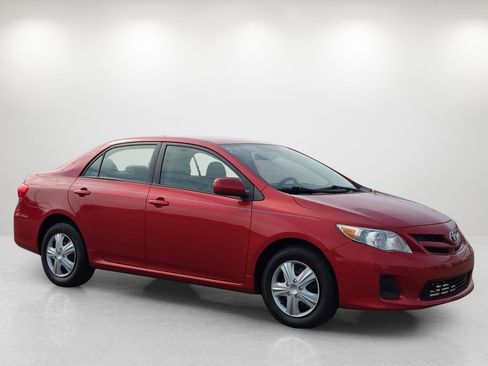 Used 2011 Toyota Corolla LE image 4