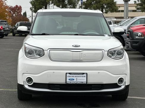 Used 2017 Kia Soul EV + image 10