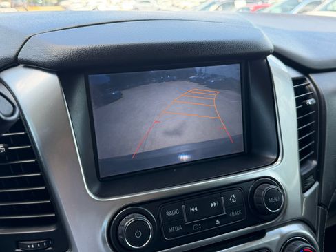 Used 2015 Chevrolet Suburban LTZ RWD image 21