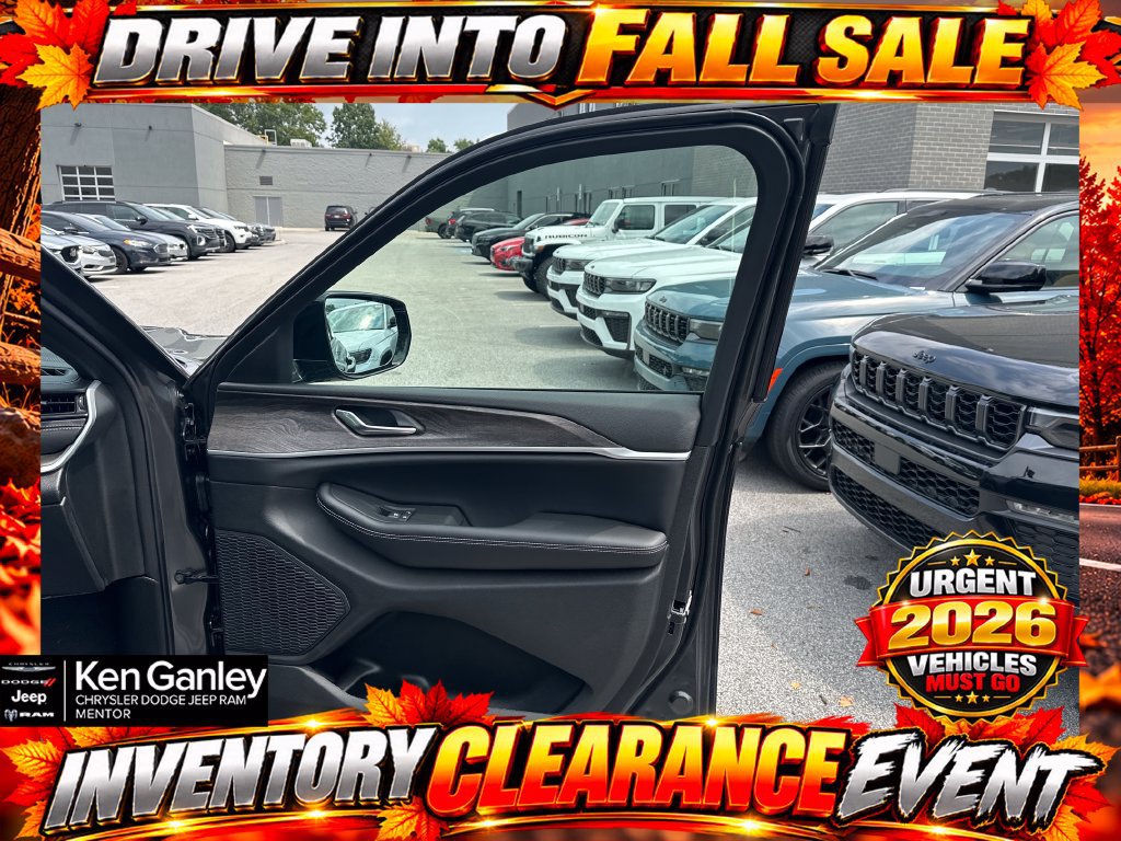 New 2026 Jeep Grand Cherokee Limited w/ Limited Altitude Package AWD/4WD image 24