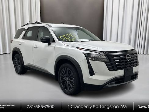 New 2026 Nissan Pathfinder SL w/ SL Premium Package AWD/4WD image 3