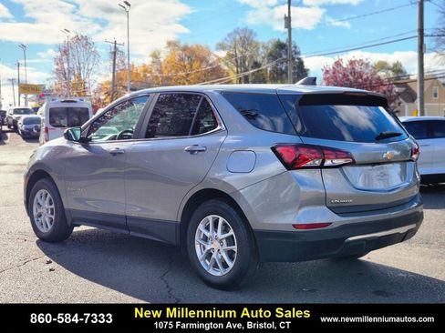 Used 2023 Chevrolet Equinox LT w/ Driver Convenience Package image 3