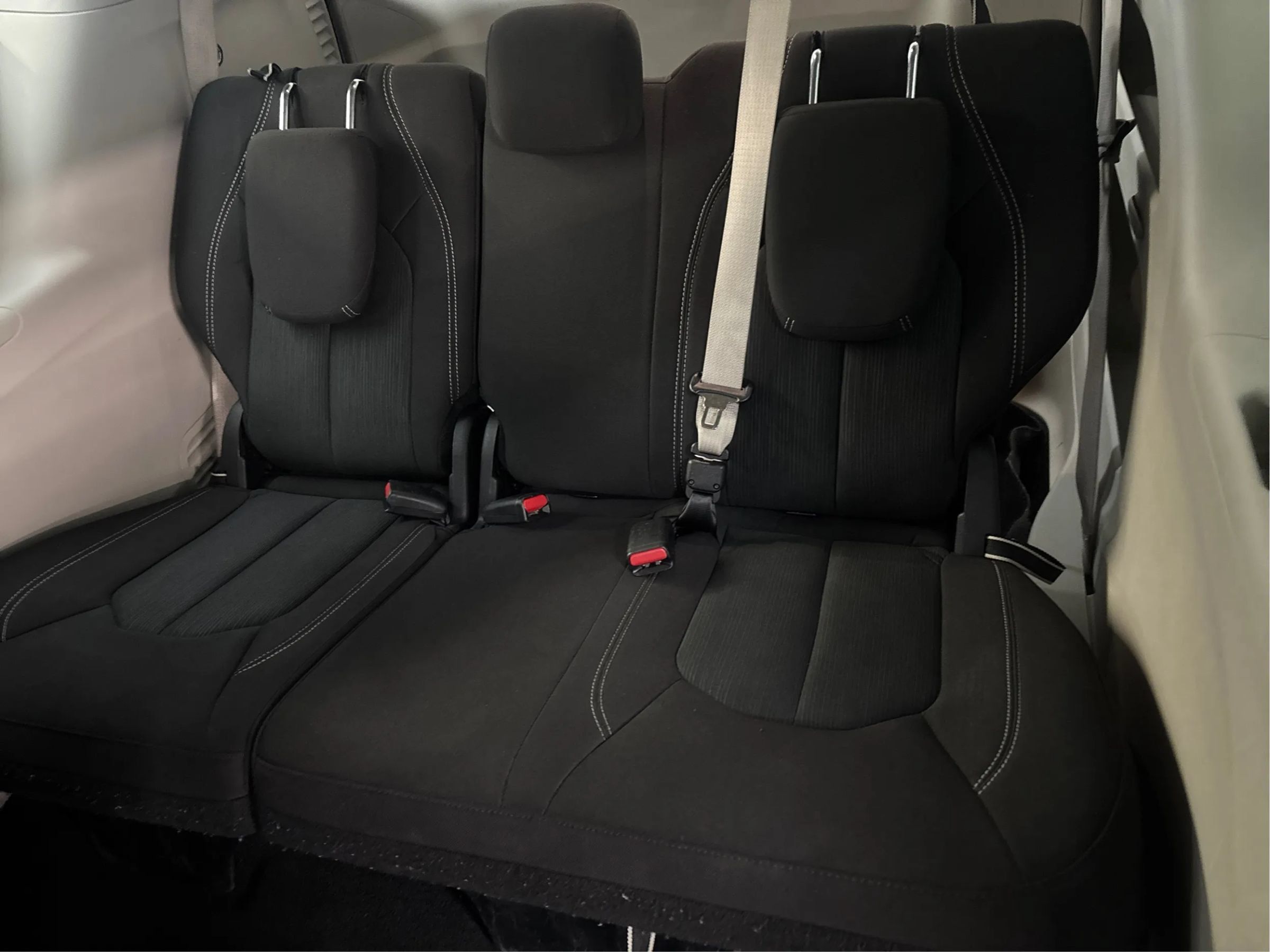 Used 2023 Chrysler Voyager LX FWD image 39