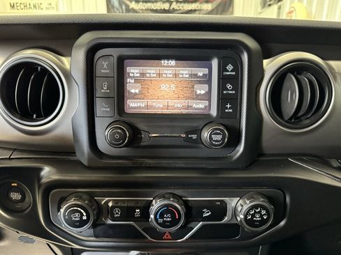 Used 2020 Jeep Wrangler Unlimited Sport AWD/4WD image 10