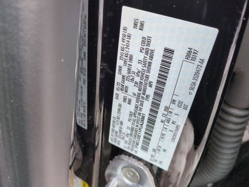 Used 2023 Ford Escape SE image 37