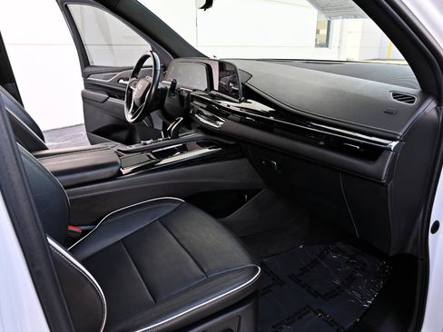 Used 2021 Cadillac Escalade ESV Sport w/ Driver Assist Tech Package RWD image 13