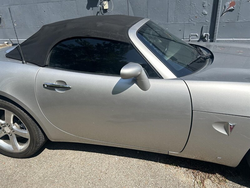 Used 2008 Pontiac Solstice Convertible w/ Premium Package RWD image 14