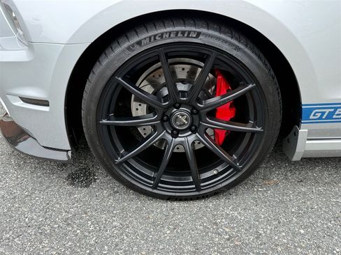 Used 2014 Ford Mustang Shelby GT500 w/ Equipment Group 821A RWD image 18