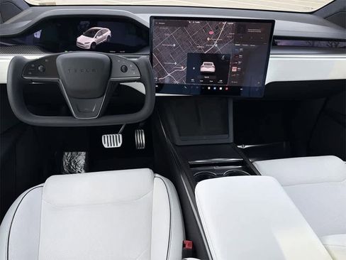 Used 2023 Tesla Model X Plaid image 12