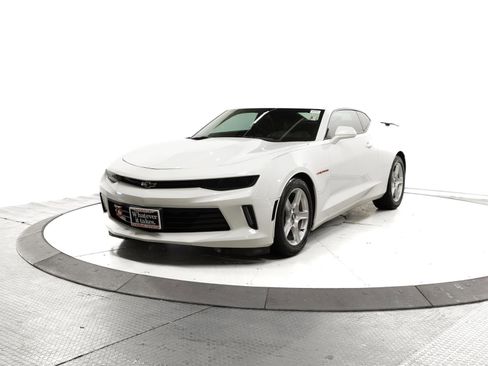 Used 2018 Chevrolet Camaro LT image 3