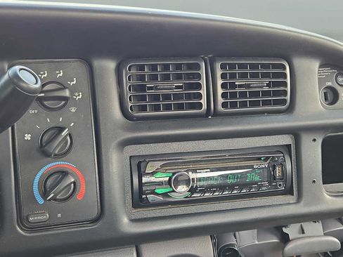 Used 2001 Dodge Ram 1500 Truck 2WD Quad Cab image 26