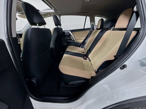 Used 2018 Toyota RAV4 XLE AWD/4WD image 23