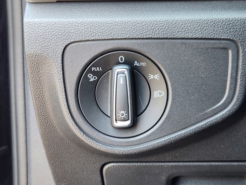 Used 2022 Volkswagen Atlas Cross Sport SE image 24