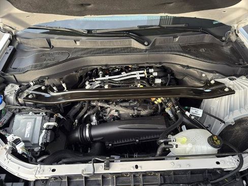 Certified 2025 Ford Explorer Platinum w/ LUX Leather Package image 38