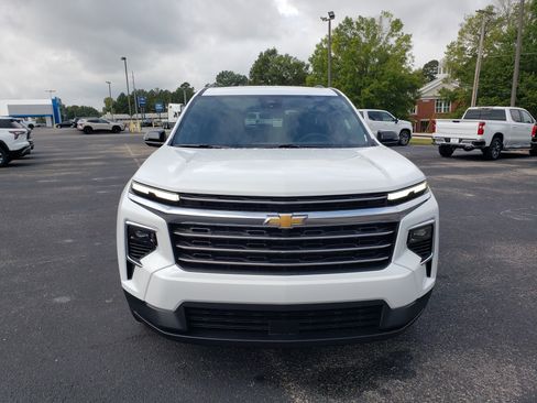 New 2026 Chevrolet Traverse LT w/ LPO, Floor Liner Package image 7