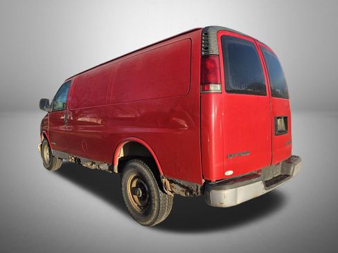 Used 2002 Chevrolet Express 2500 w/ Cold Climate Pkg image 3