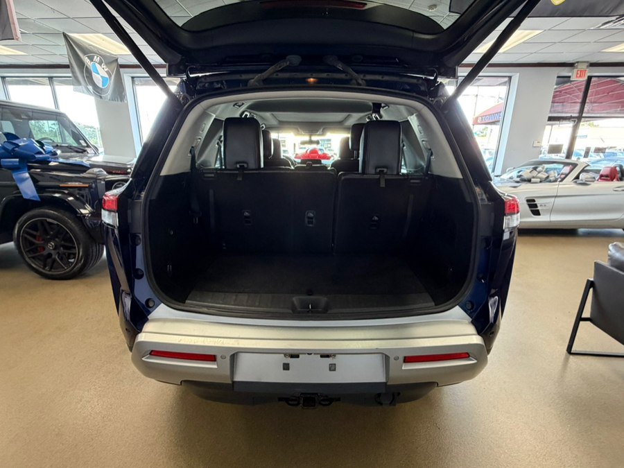 Used 2022 Nissan Pathfinder Platinum AWD/4WD image 35