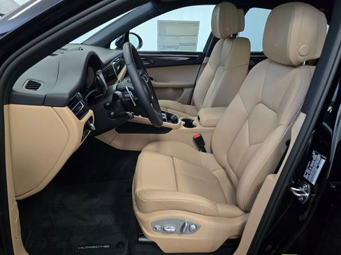 New 2025 Porsche Macan image 14