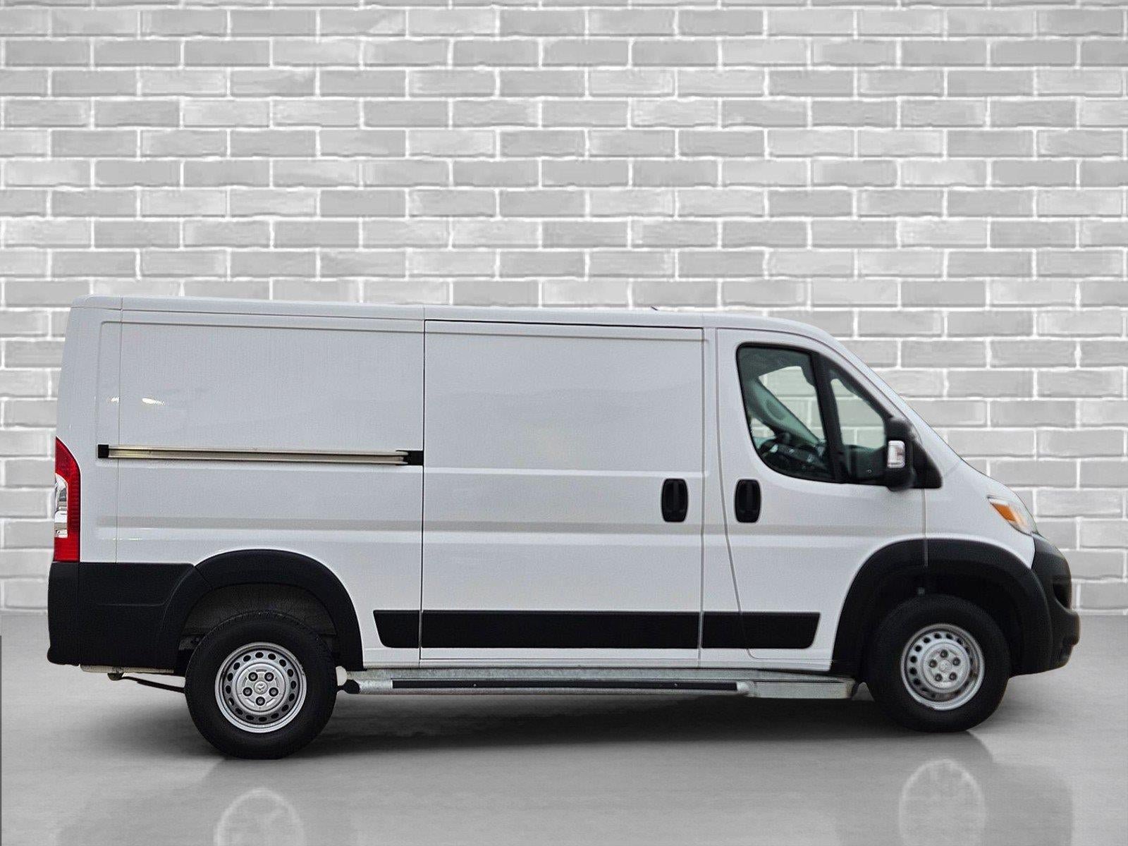 Used 2025 RAM ProMaster 2500 w/ U-Haul Equipment Group FWD image 4