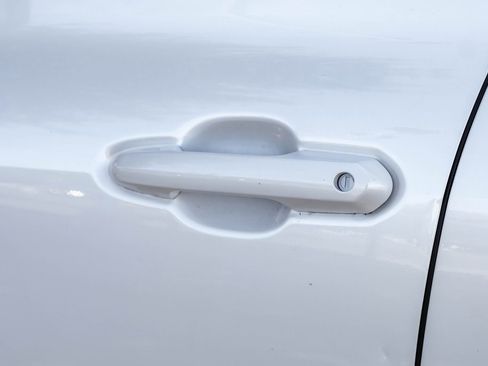 Used 2022 Toyota Highlander XLE image 53