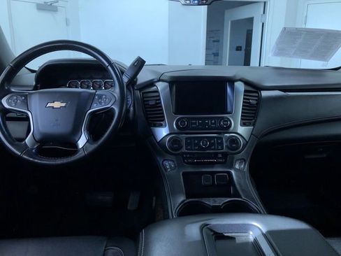 Used 2019 Chevrolet Suburban LT image 10