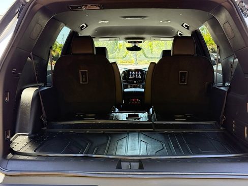 Used 2023 Chevrolet Traverse RS w/ LPO, Floor Liner Package FWD image 11