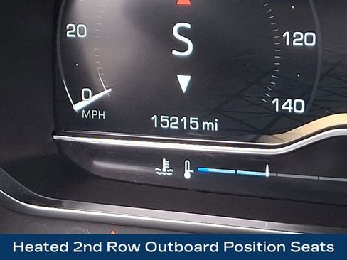 Used 2024 GMC Yukon XL SLT image 25