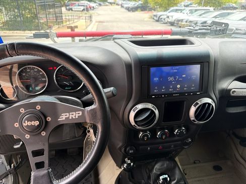 Used 2015 Jeep Wrangler Rubicon w/ Trailer Tow Group AWD/4WD image 28