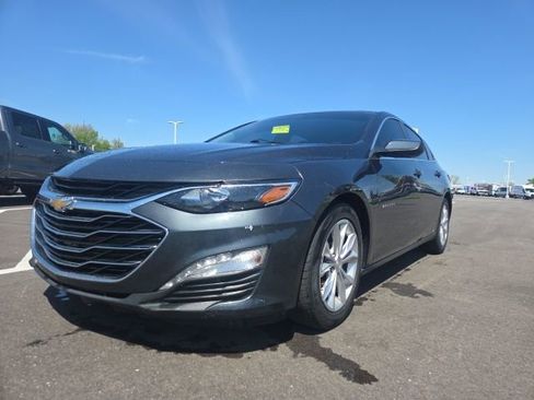 Used 2020 Chevrolet Malibu LT image 2