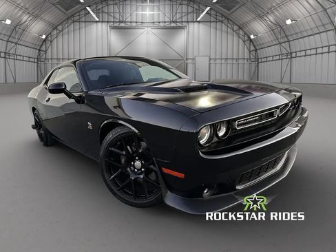 Used 2015 Dodge Challenger R/T Scat Pack w/ Driver Convenience Group RWD image 9
