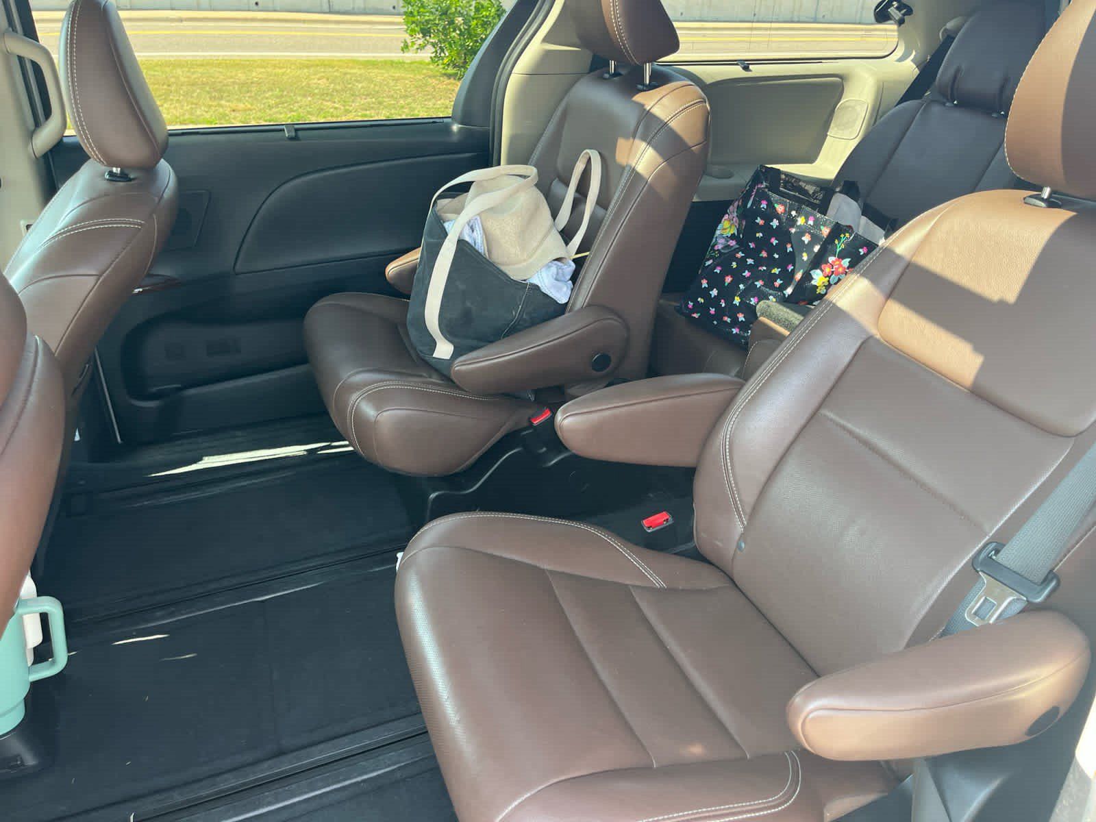 Used 2018 Toyota Sienna Limited Premium w/ Carpet Mat Package AWD/4WD image 10