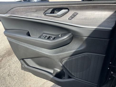 New 2025 Jeep Grand Cherokee L Limited w/ Luxury Tech Group II image 19