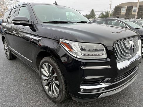 Used 2018 Lincoln Navigator Select image 3