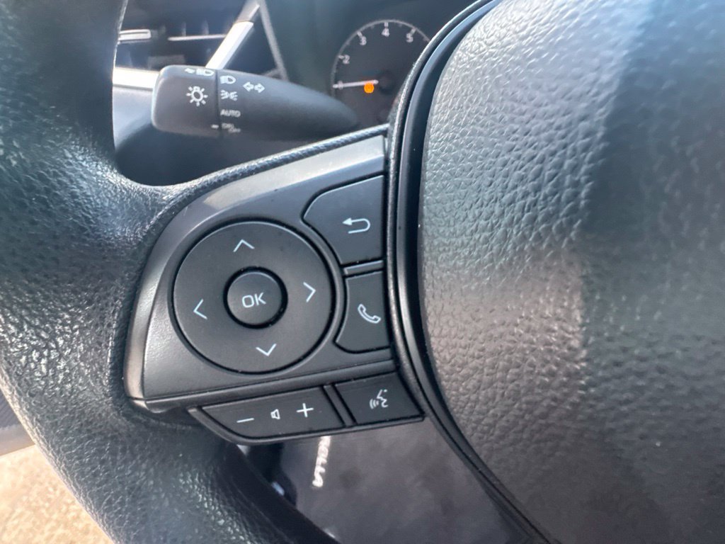 Used 2025 Toyota Corolla LE FWD image 9