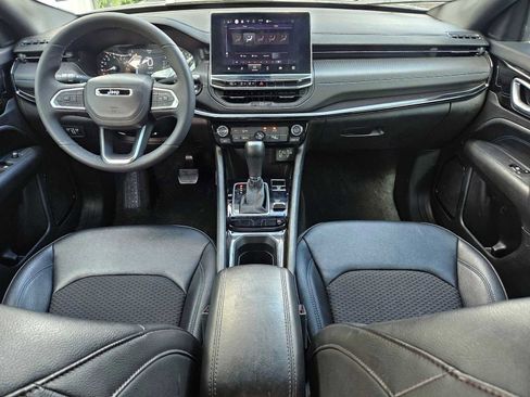 Used 2025 Jeep Compass Latitude w/ Altitude Special Edition AWD/4WD image 14