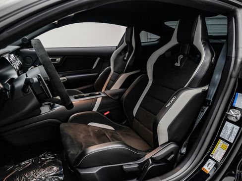 Used 2021 Ford Mustang Shelby GT500 w/ Carbon Fiber Track Pack image 48