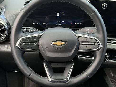 Used 2025 Chevrolet Equinox LT image 12