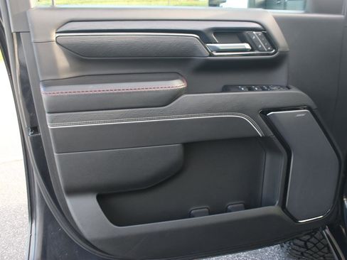 Used 2024 GMC Sierra 2500 AT4X AWD/4WD image 13
