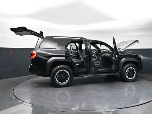 Used 2025 Toyota 4Runner TRD Off-Road AWD/4WD image 40