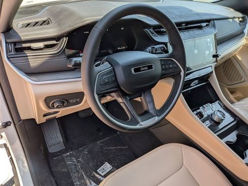 New 2026 Jeep Grand Cherokee Limited AWD/4WD image 11