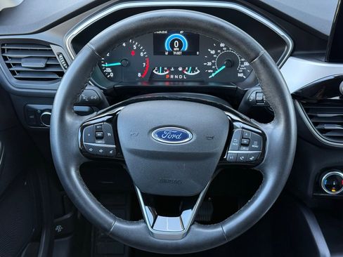 Used 2022 Ford Escape SE w/ SE Sport Appearance Package image 27