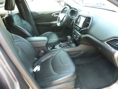 Used 2019 Jeep Cherokee Limited AWD/4WD image 31