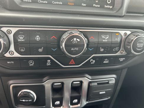 Used 2023 Jeep Wrangler Sport AWD/4WD image 28