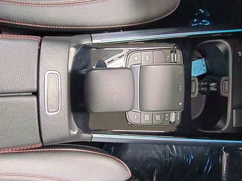 Used 2022 Mercedes-Benz GLA 250 4MATIC image 18