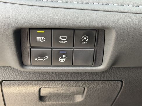 Used 2024 Toyota Highlander Platinum AWD/4WD image 16