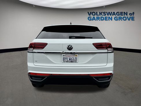 Used 2021 Volkswagen Atlas Cross Sport SE w/ Panoramic Sunroof Package image 6