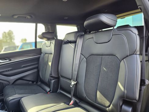 New 2026 Jeep Grand Cherokee L 4WD image 21