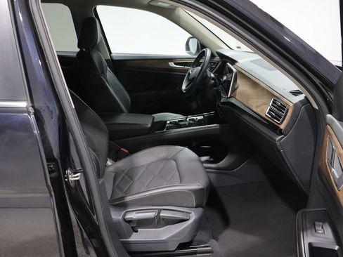 Used 2024 Volkswagen Atlas SE AWD/4WD image 23