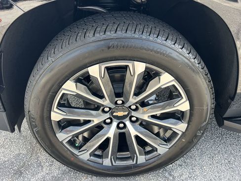 New 2025 Chevrolet Suburban High Country w/ Sun And Tow Package image 29